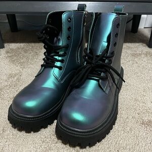 Iridescent Lace-Up Women's Boots (NWOT/B)